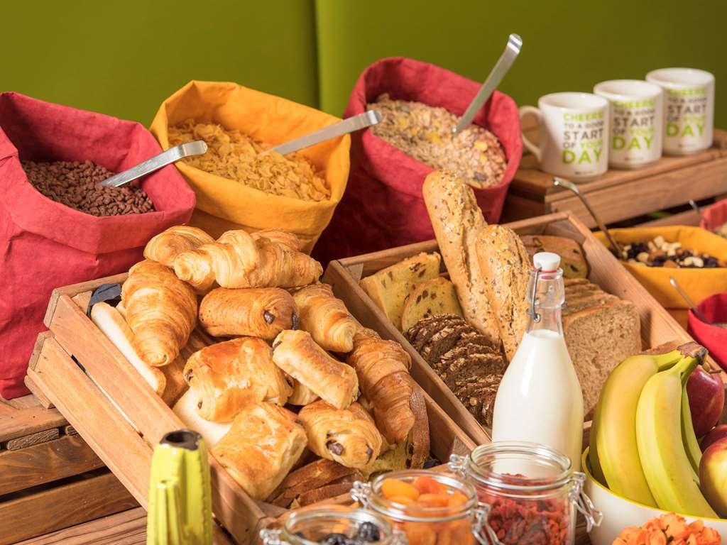 Ibis Styles Siem Reap Hotell Restaurang bild